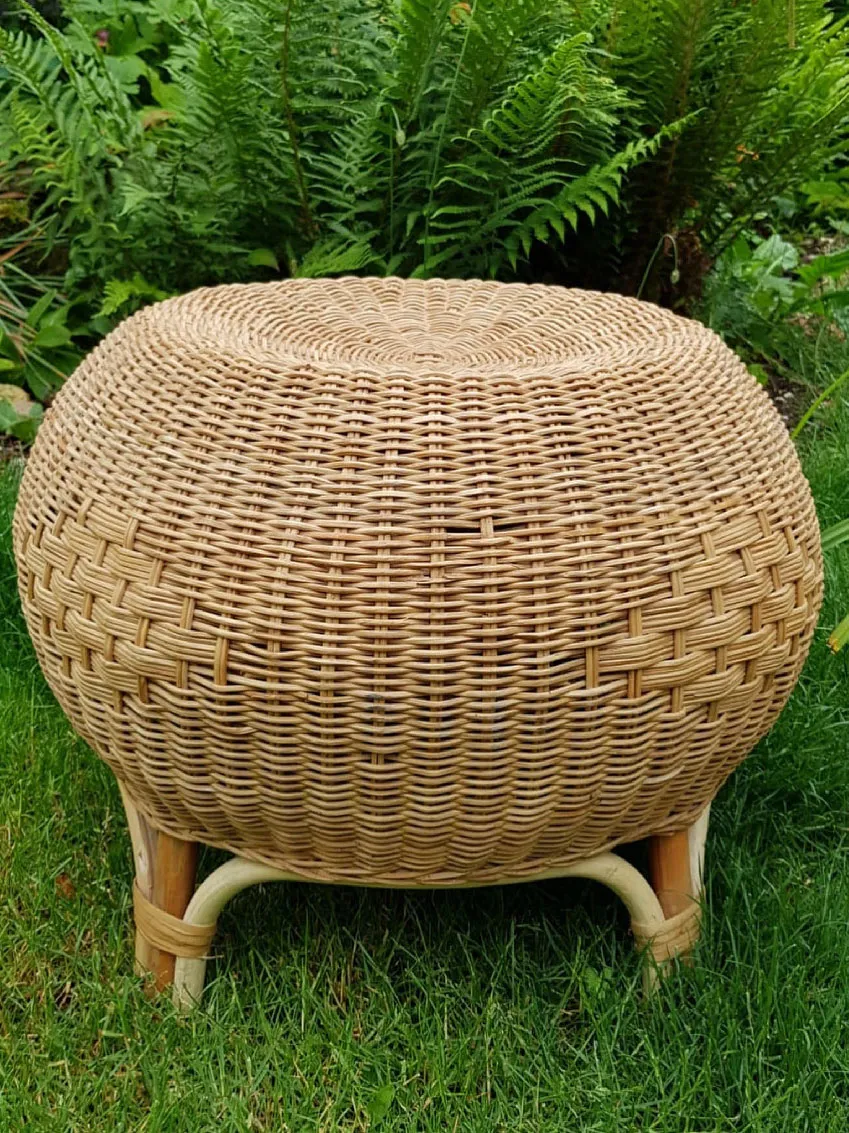 Chairs: Footstools & Pouffes
