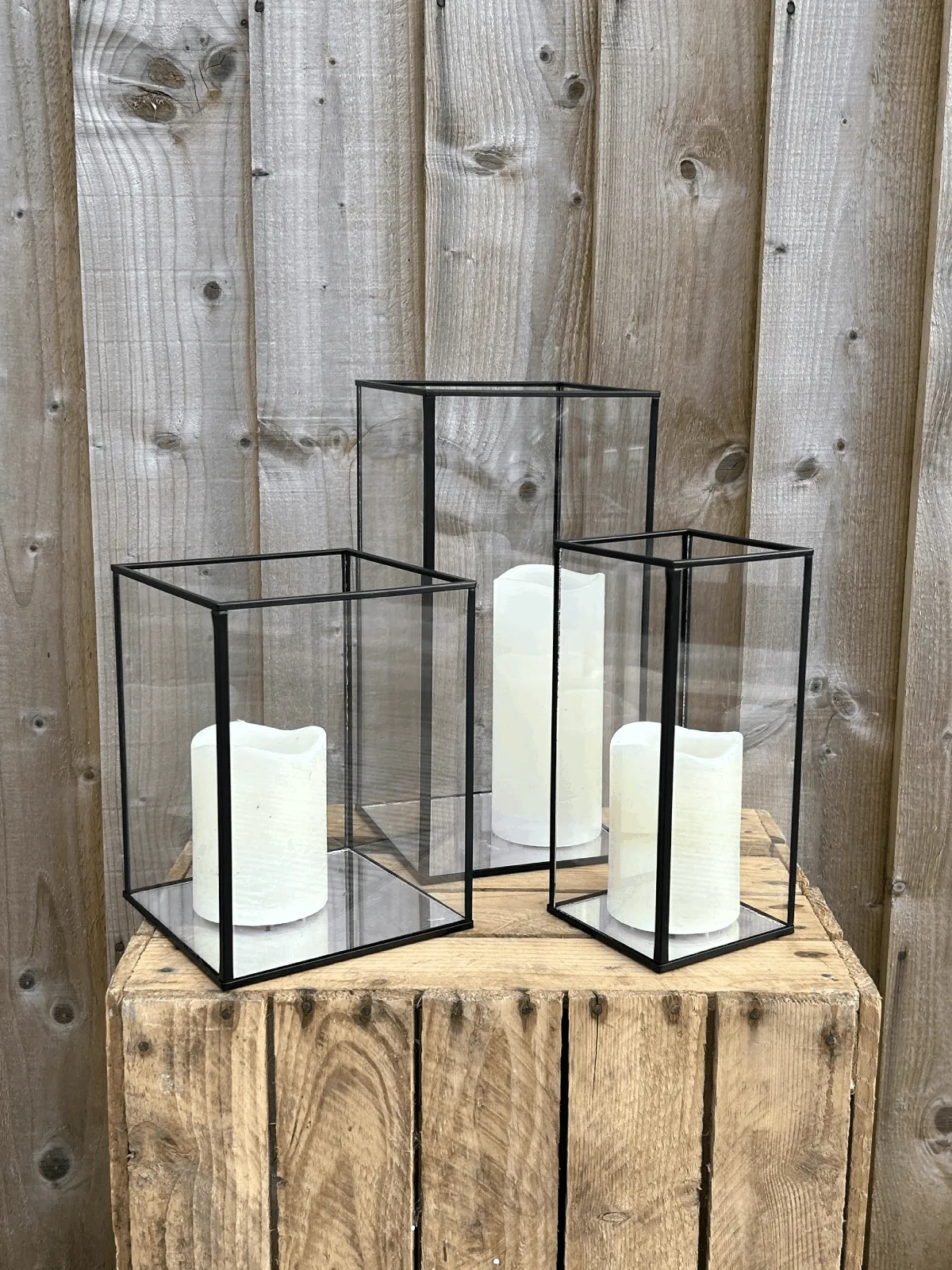 Lanterns: Black Square Cylinders