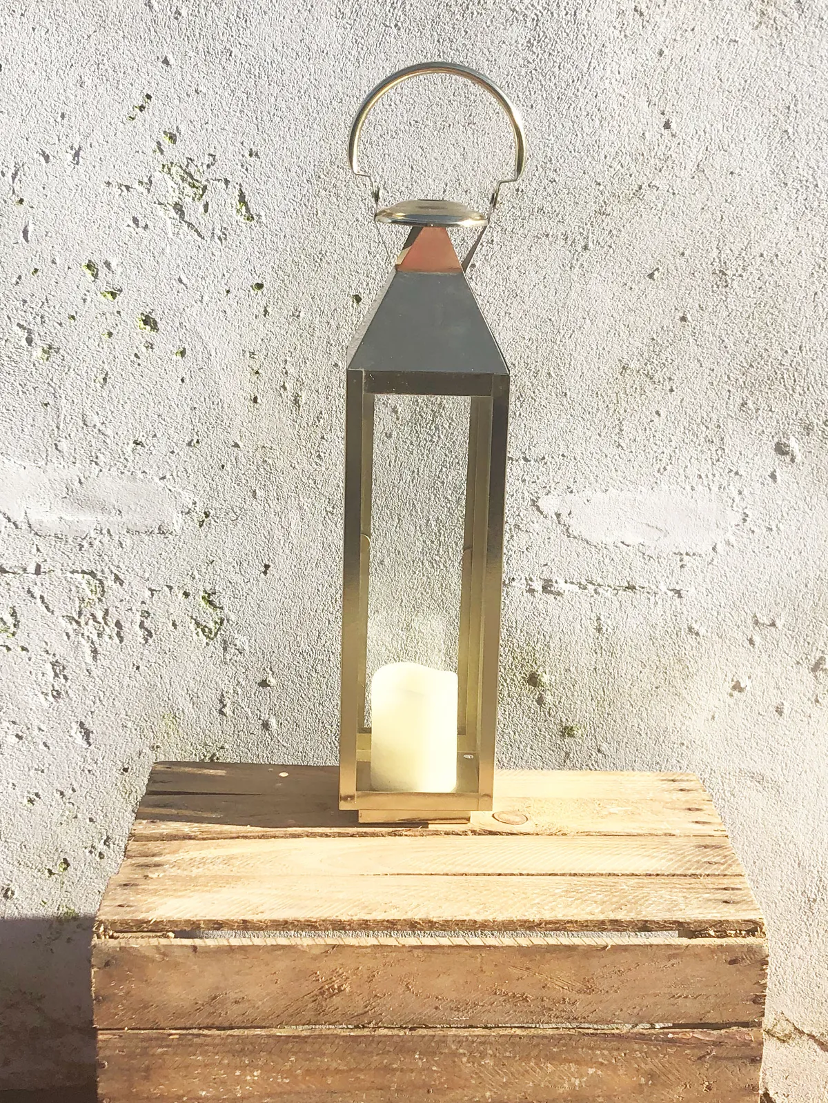 Lanterns: Gold