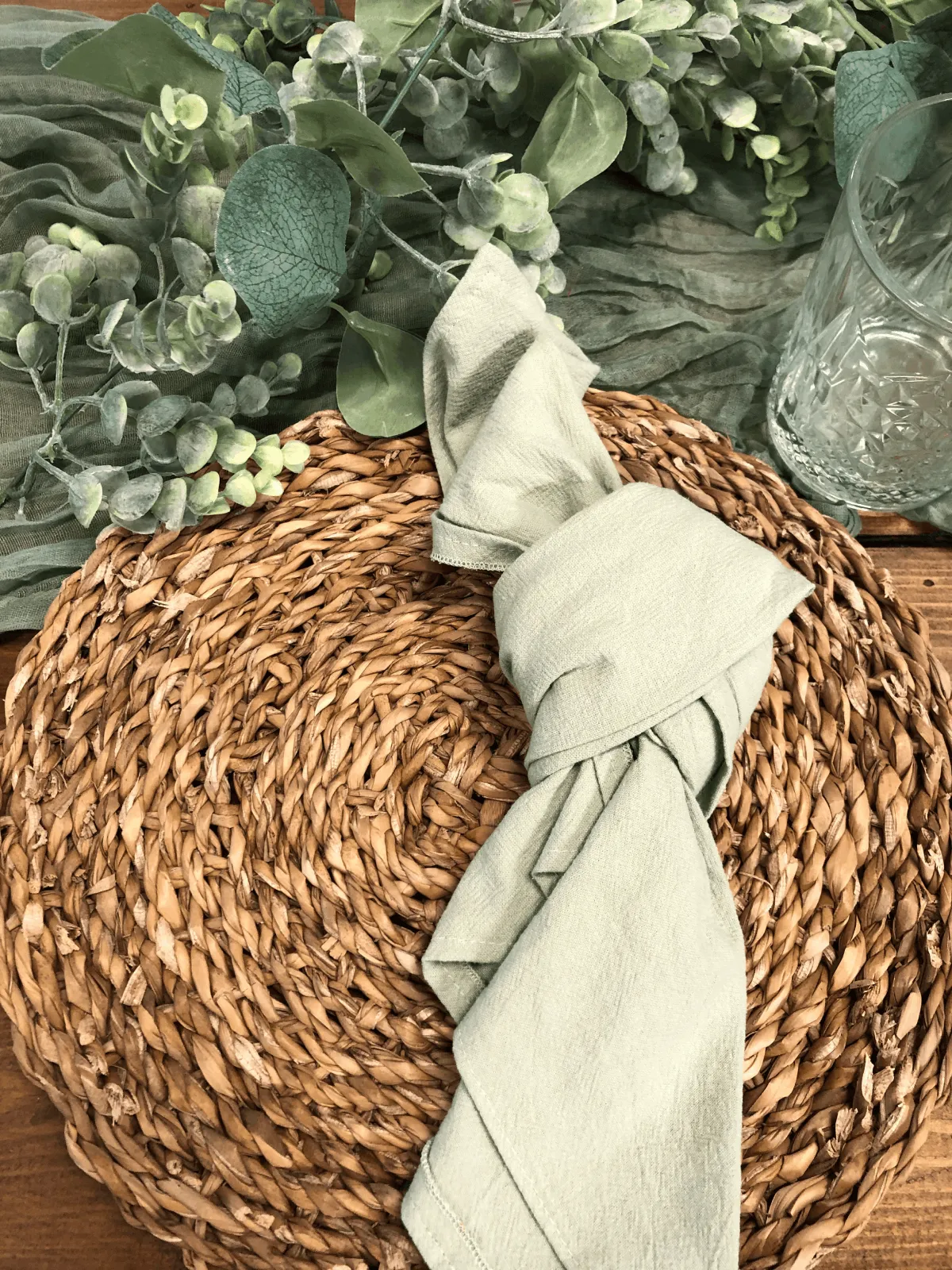 Coloured Napkins: Sage